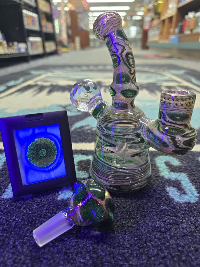 Jerry Kelly Fully Worked UV Reactive Dab Rig With Matching Milli Coin- Enfield, CT. - Image 2